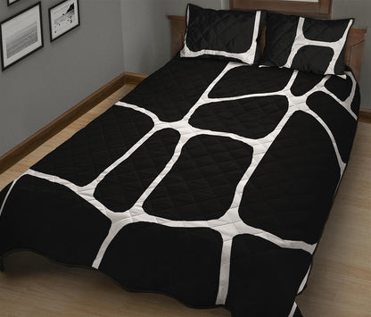 Black And White Giraffe Pattern Print Quilt Bed Set