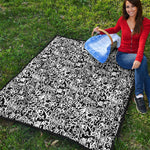Black And White Graffiti Pattern Print Quilt