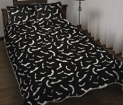 Black And White Halloween Bat Print Quilt Bed Set