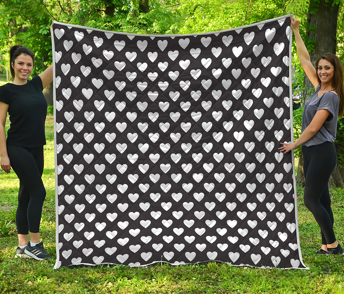 Black And White Heart Pattern Print Quilt