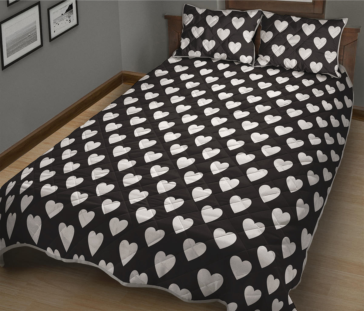 Black And White Heart Pattern Print Quilt Bed Set