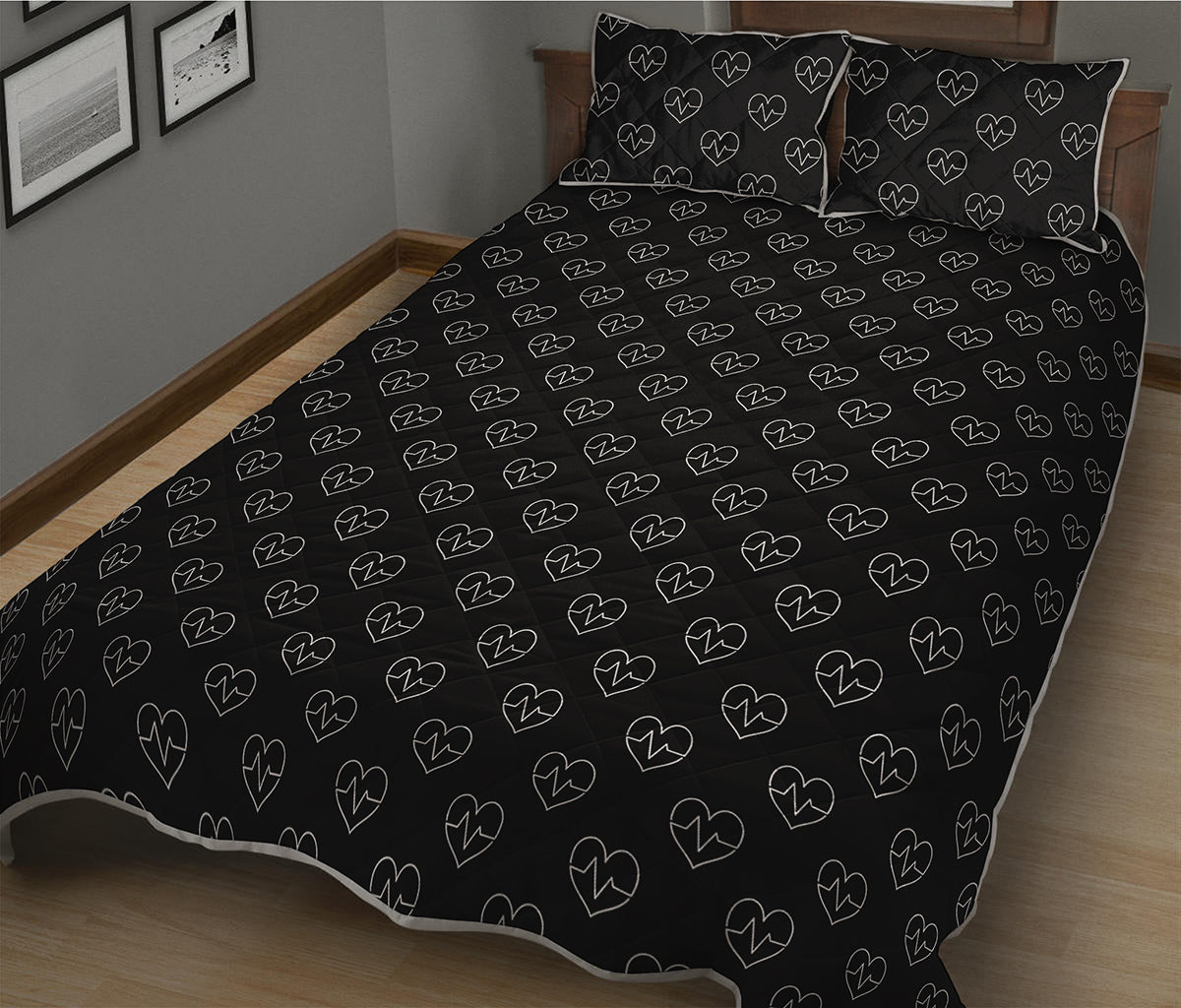 Black And White Heartbeat Pattern Print Quilt Bed Set