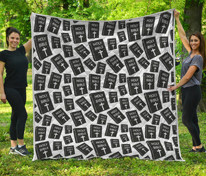 Black And White Holy Bible Pattern Print Quilt