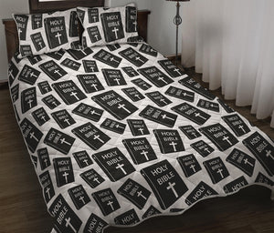 Black And White Holy Bible Pattern Print Quilt Bed Set