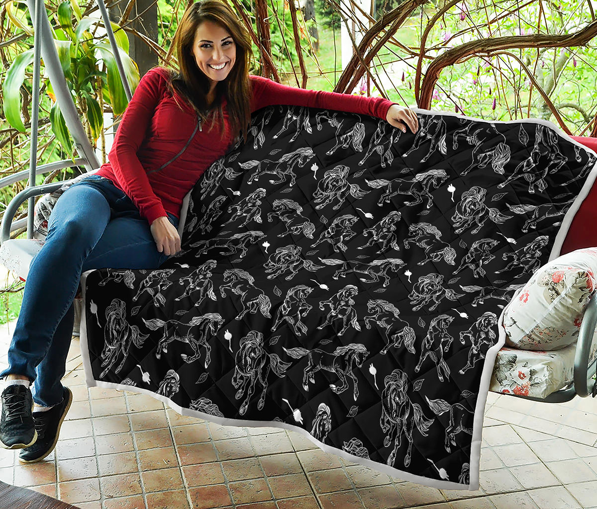 Black And White Horse Pattern Print Quilt