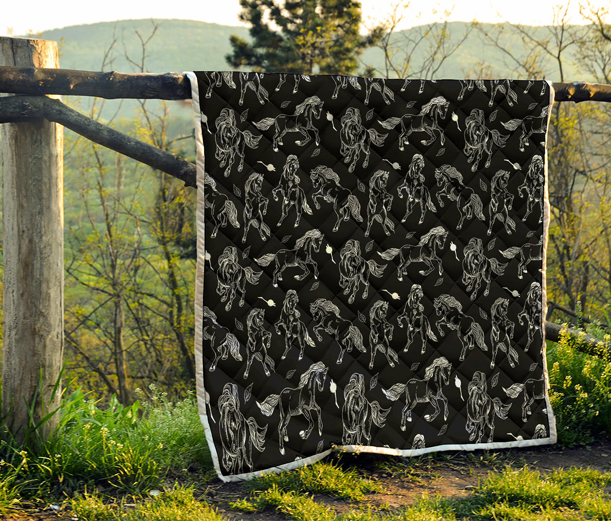 Black And White Horse Pattern Print Quilt