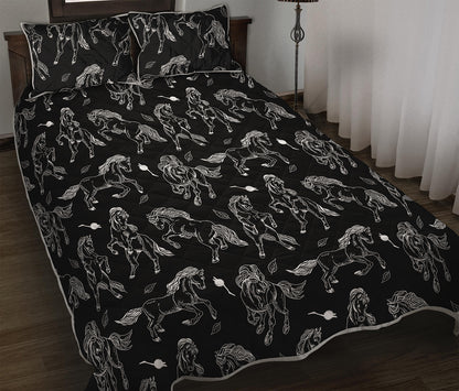 Black And White Horse Pattern Print Quilt Bed Set