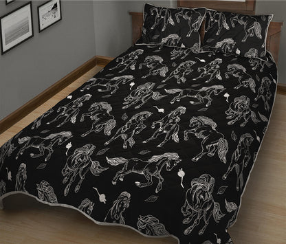 Black And White Horse Pattern Print Quilt Bed Set