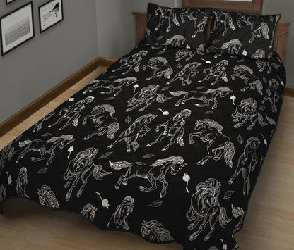 Black And White Horse Pattern Print Quilt Bed Set