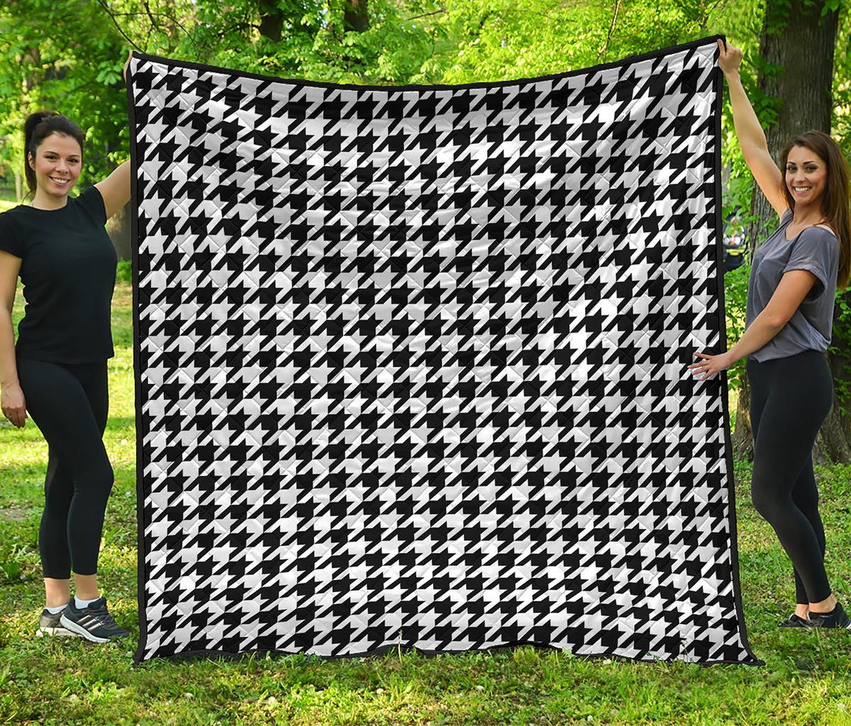 Black And White Houndstooth Print Quilt