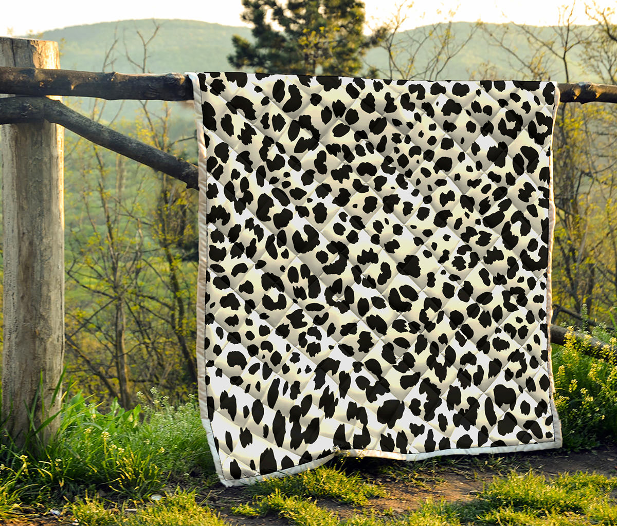 Black And White Jaguar Pattern Print Quilt