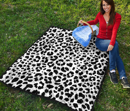 Black And White Jaguar Pattern Print Quilt