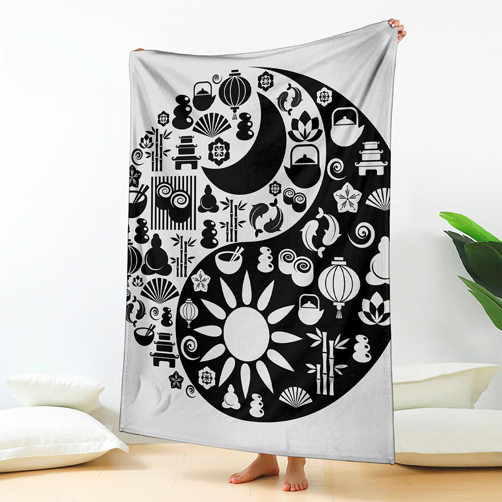 Black And White Japanese Yin Yang Print Blanket