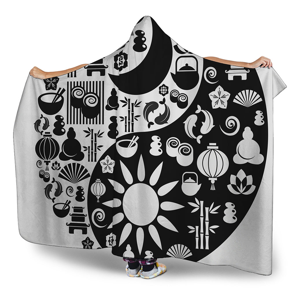 Black And White Japanese Yin Yang Print Hooded Blanket