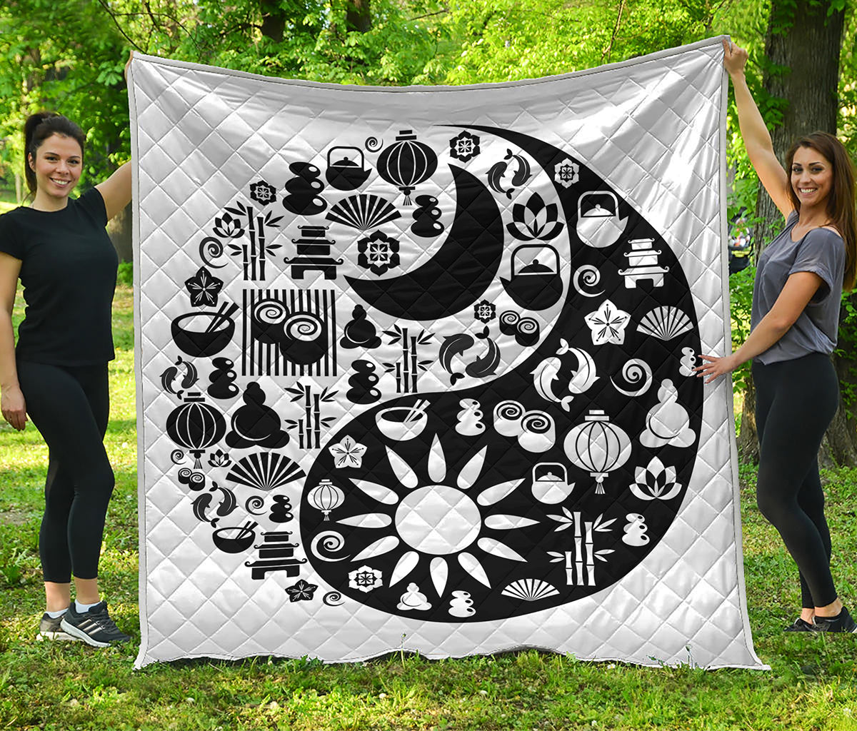 Black And White Japanese Yin Yang Print Quilt