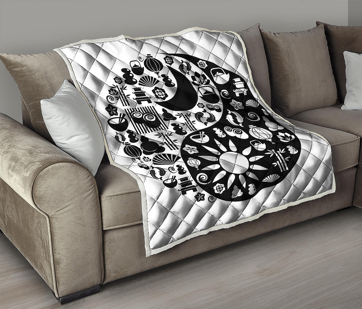 Black And White Japanese Yin Yang Print Quilt