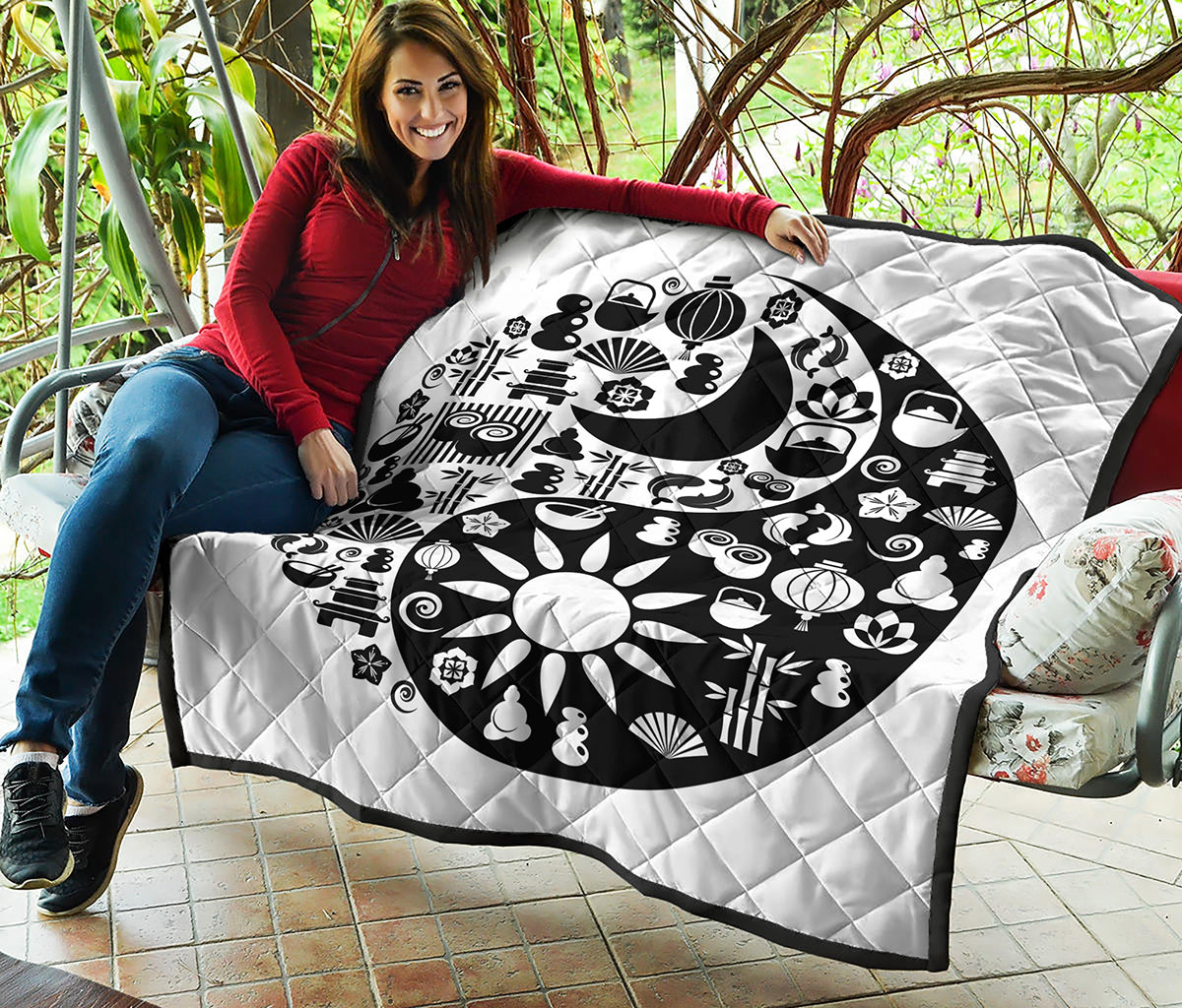 Black And White Japanese Yin Yang Print Quilt
