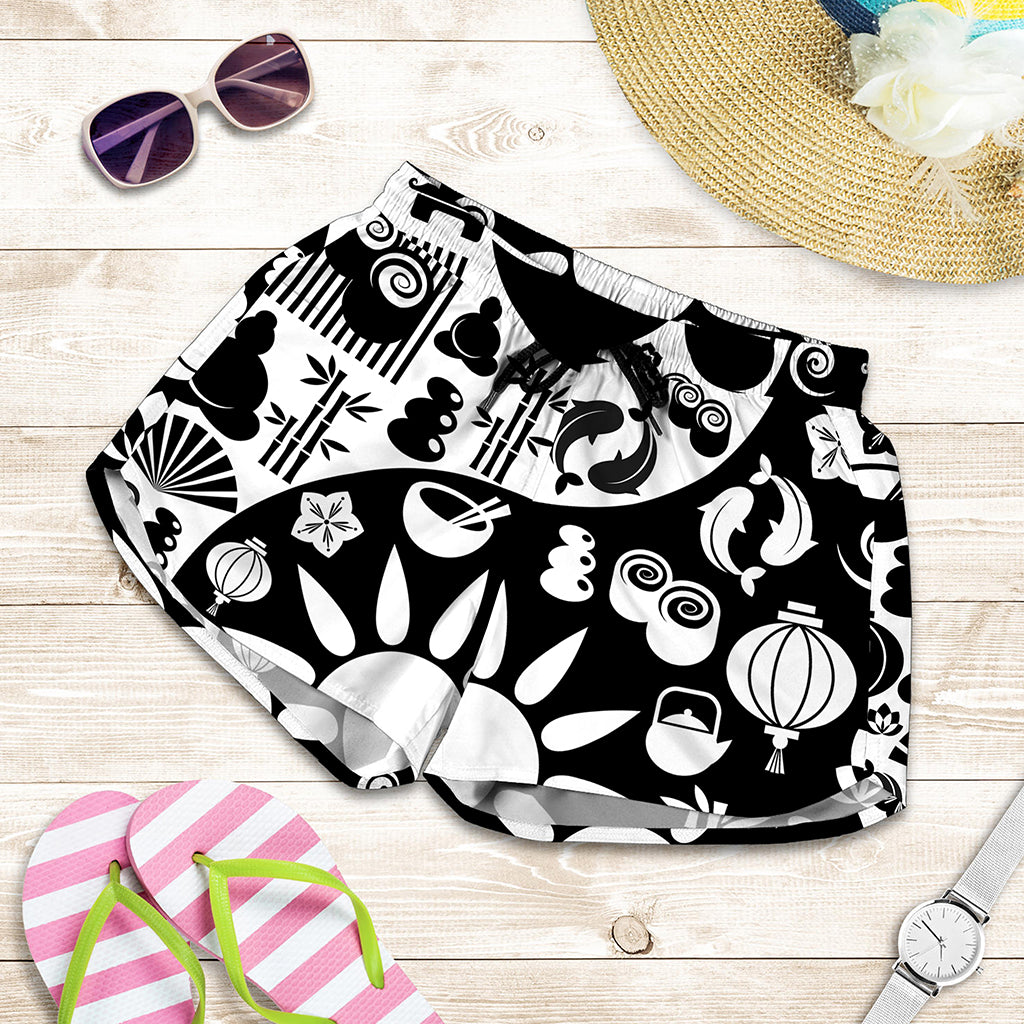 Black And White Japanese Yin Yang Print Women's Shorts