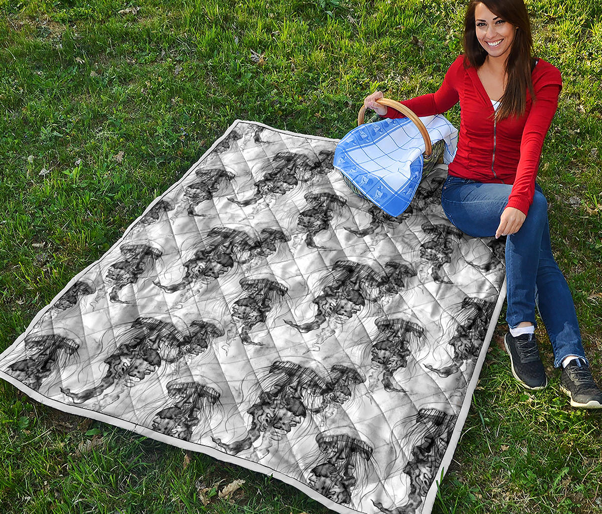 Black And White Jellyfish Pattern Print Quilt