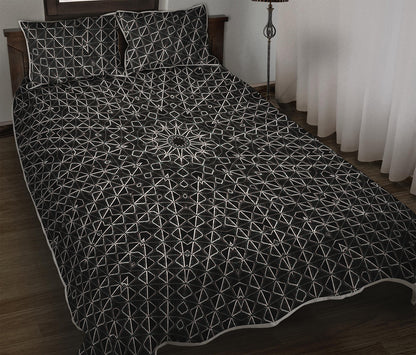 Black And White Kaleidoscope Print Quilt Bed Set