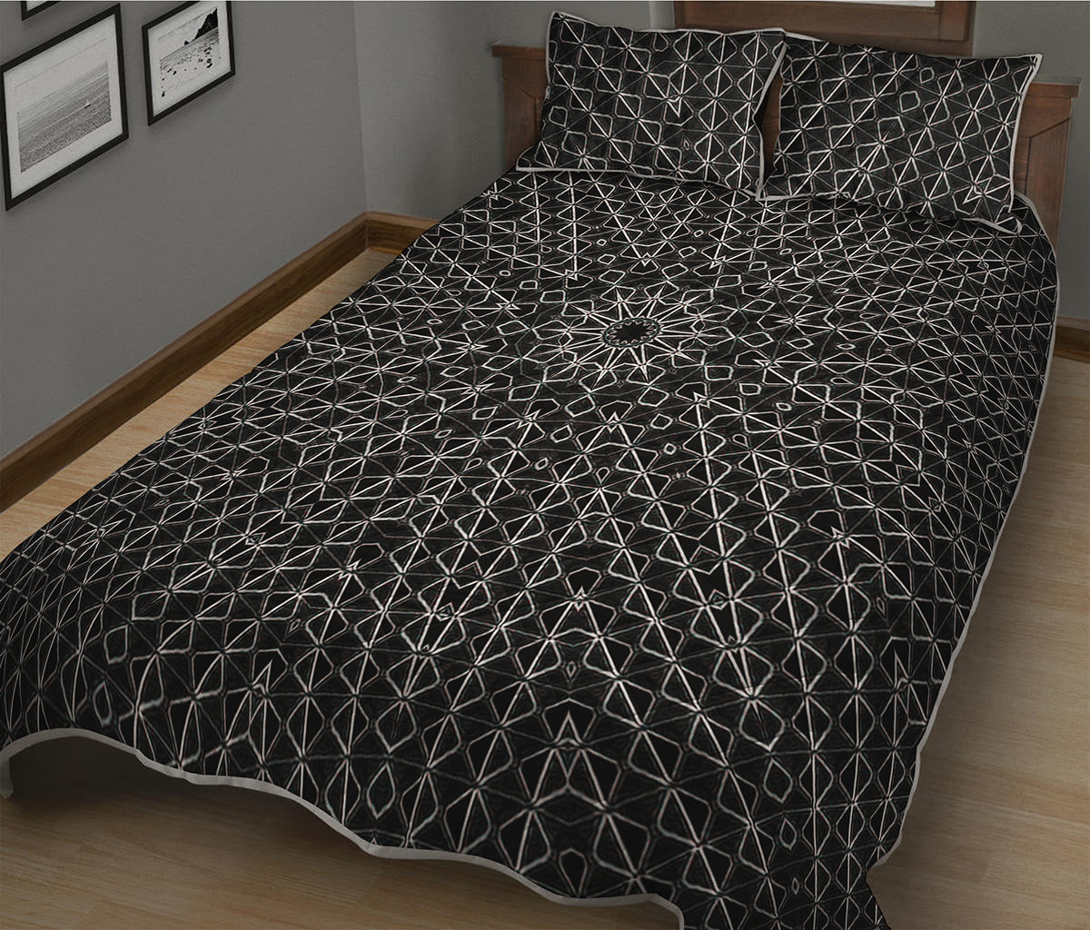 Black And White Kaleidoscope Print Quilt Bed Set