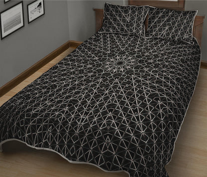 Black And White Kaleidoscope Print Quilt Bed Set