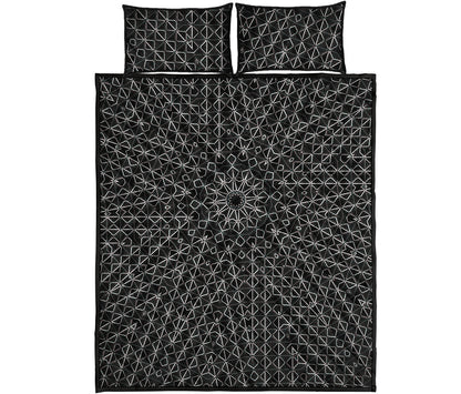 Black And White Kaleidoscope Print Quilt Bed Set