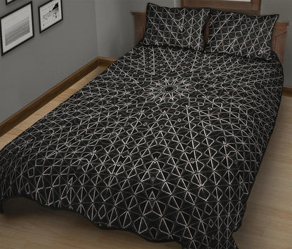 Black And White Kaleidoscope Print Quilt Bed Set