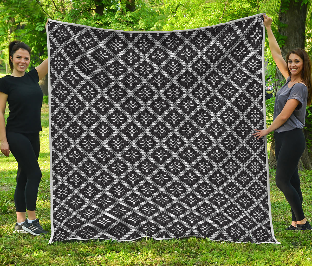 Black And White Knitted Pattern Print Quilt