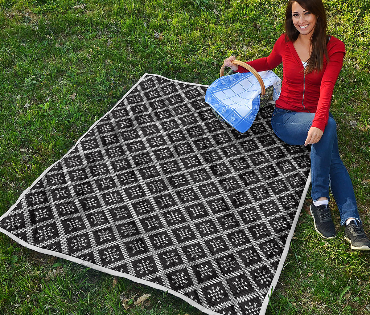 Black And White Knitted Pattern Print Quilt