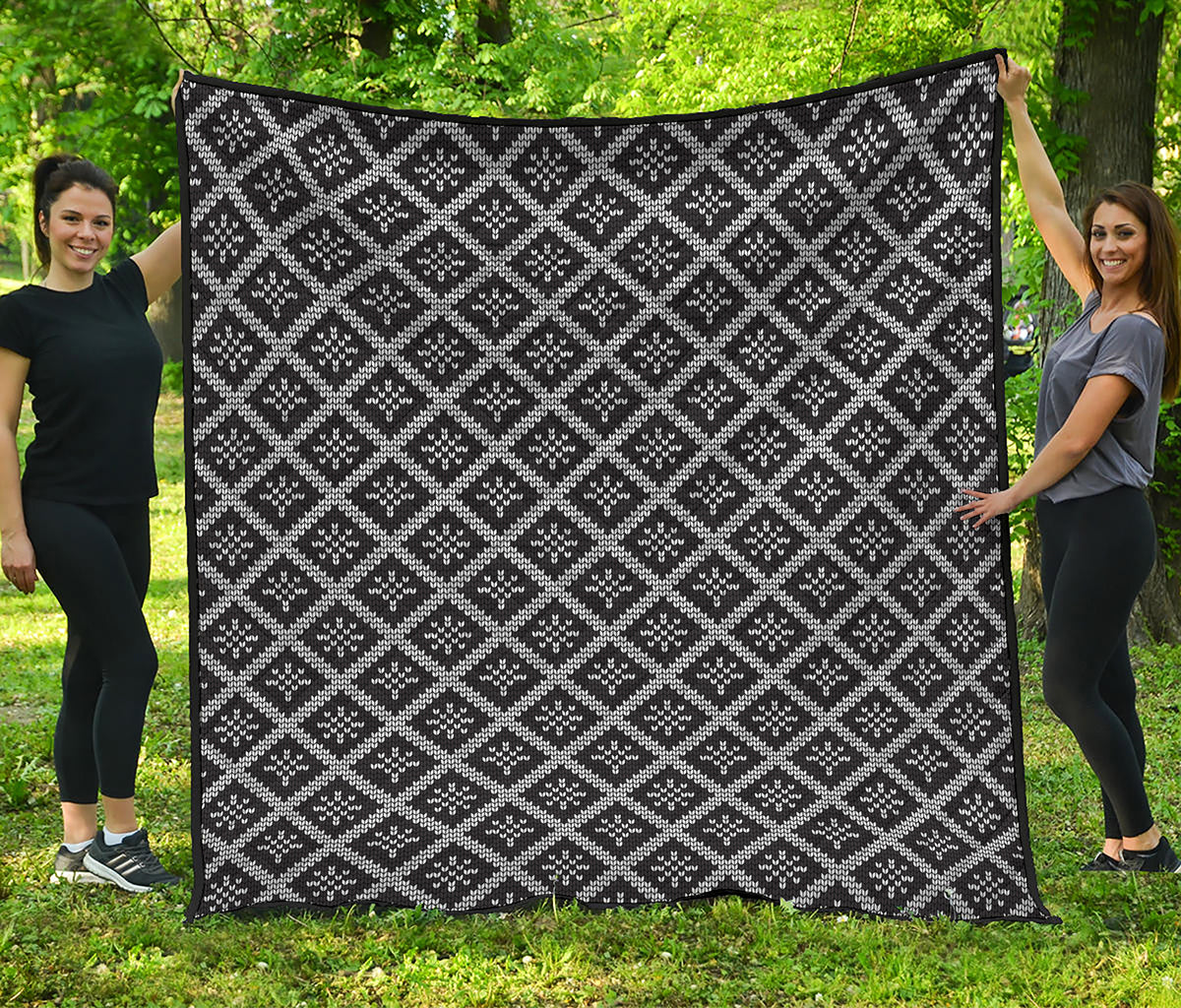 Black And White Knitted Pattern Print Quilt