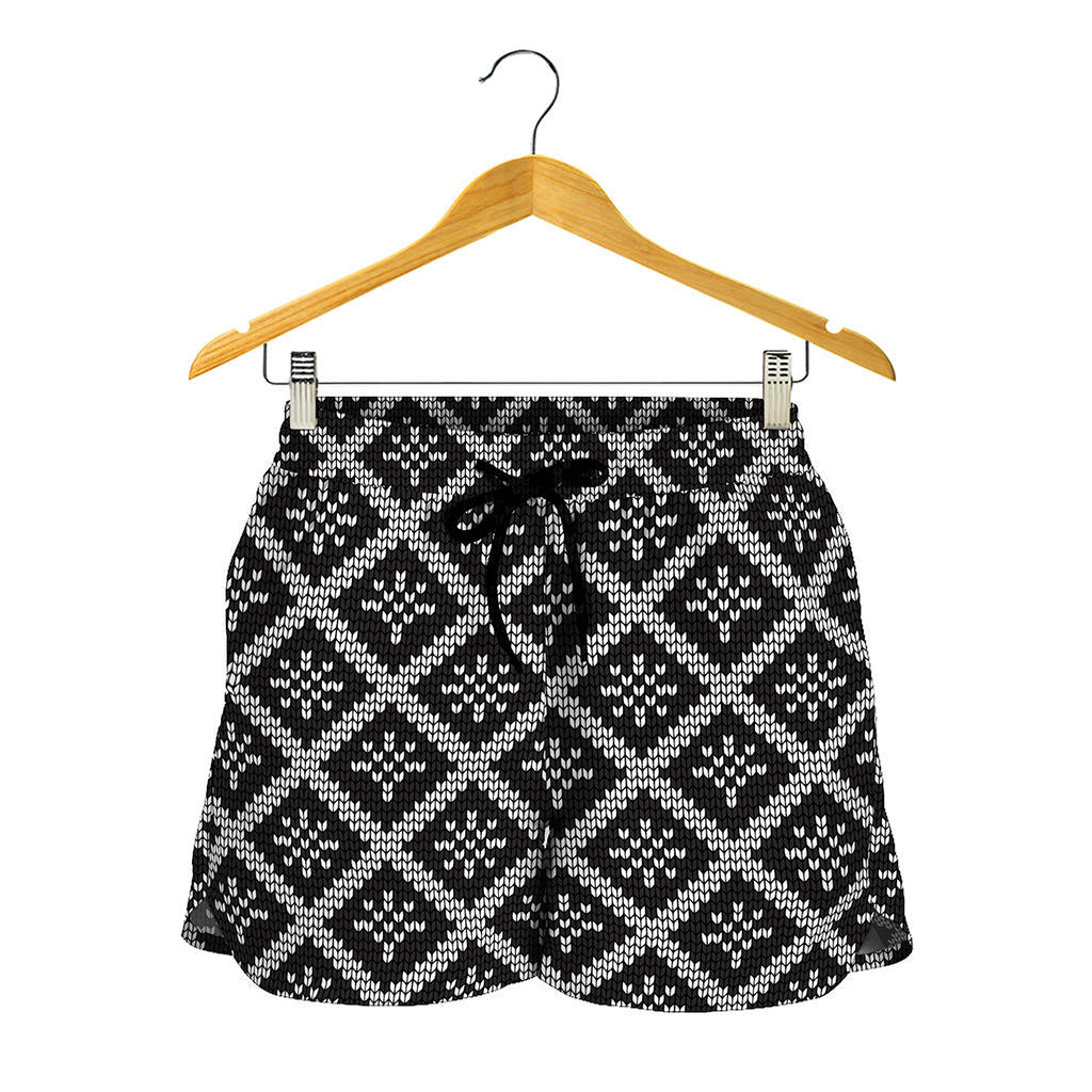 Black And White Knitted Pattern Print Women's Shorts