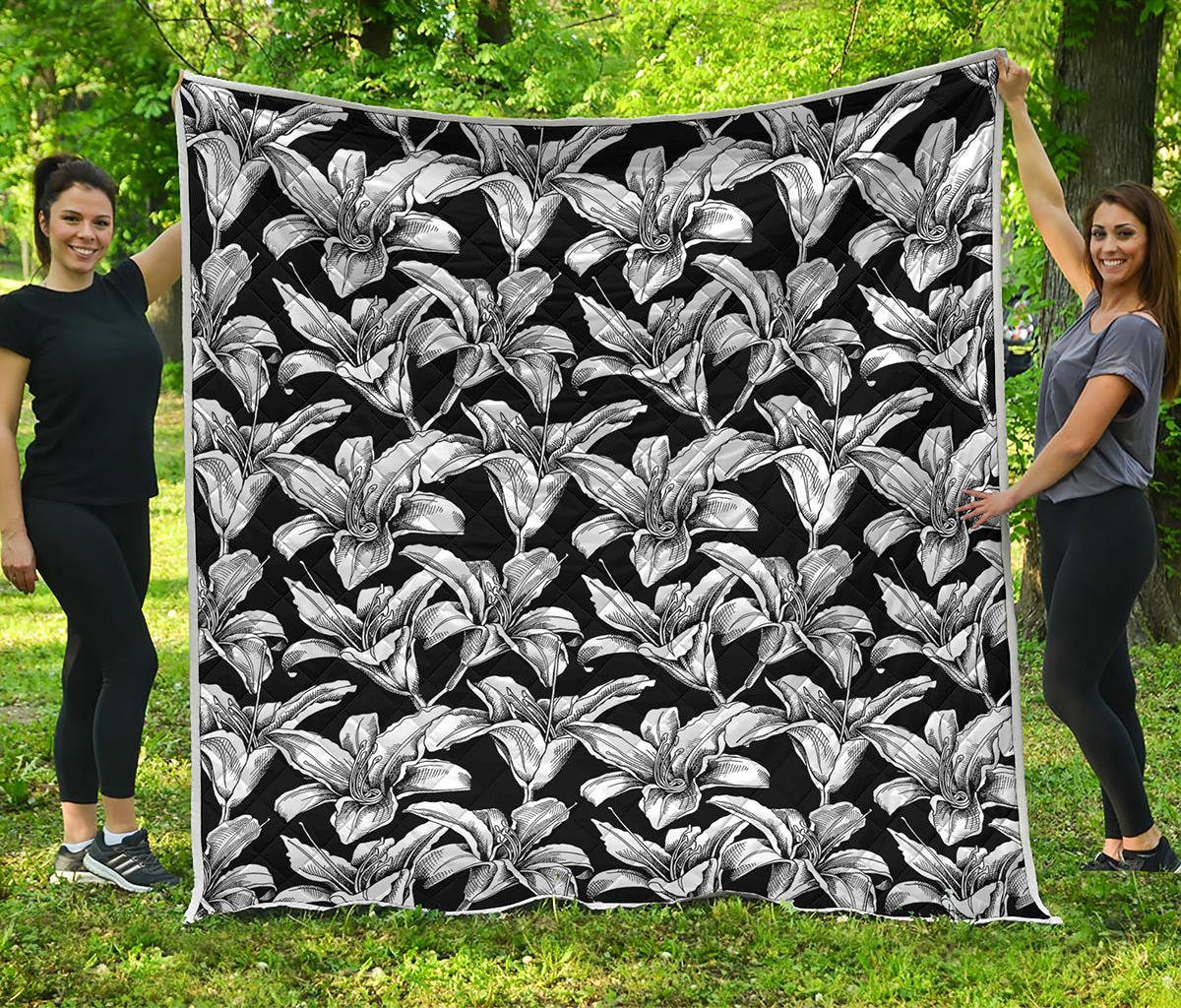 Black And White Lily Pattern Print Quilt