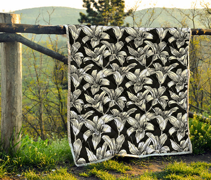 Black And White Lily Pattern Print Quilt