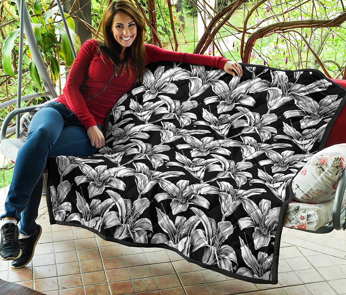 Black And White Lily Pattern Print Quilt