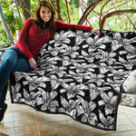 Black And White Lily Pattern Print Quilt