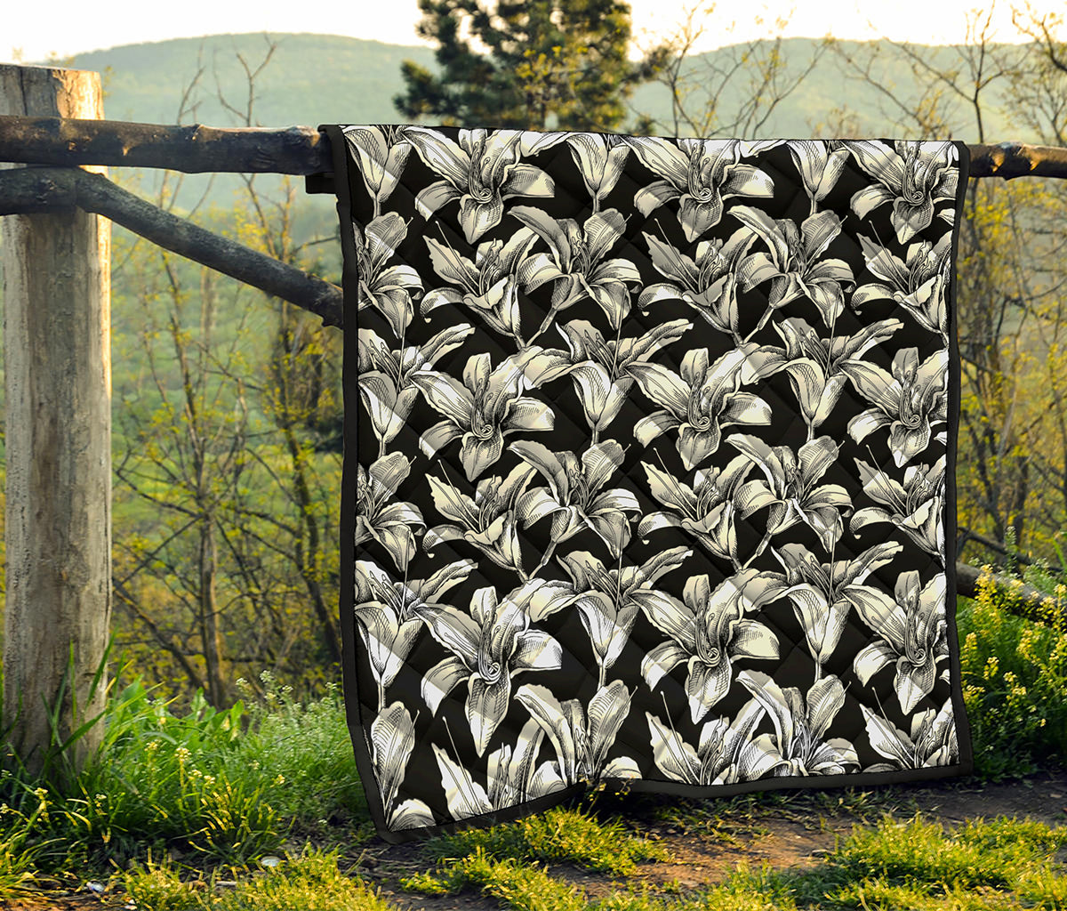 Black And White Lily Pattern Print Quilt