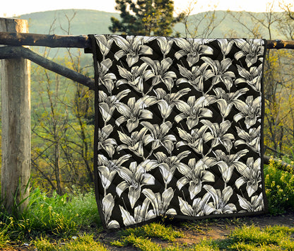 Black And White Lily Pattern Print Quilt