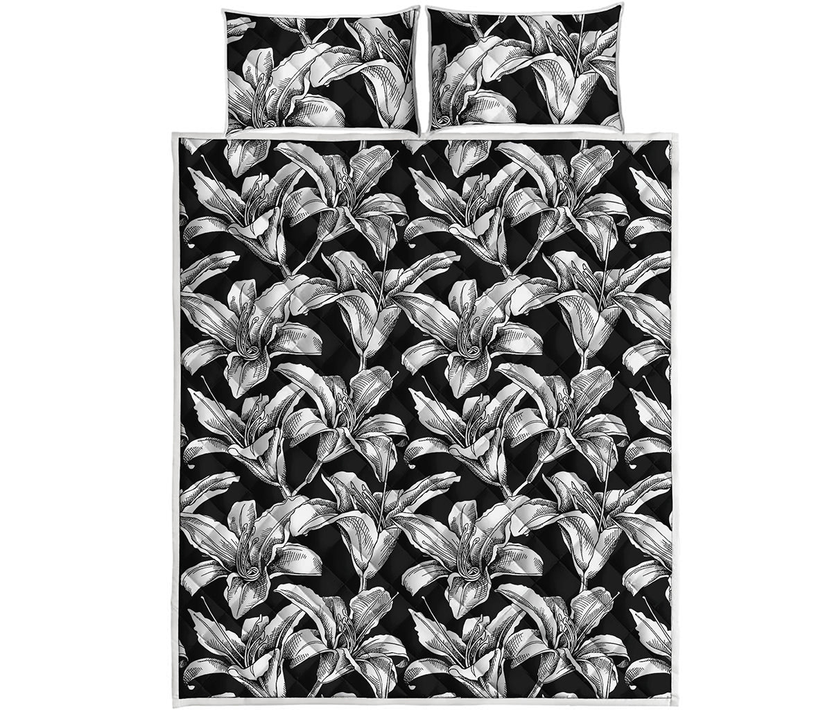 Black And White Lily Pattern Print Quilt Bed Set