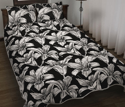Black And White Lily Pattern Print Quilt Bed Set