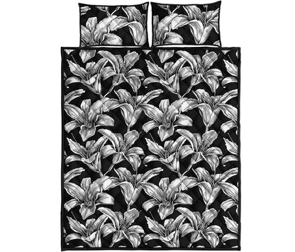 Black And White Lily Pattern Print Quilt Bed Set