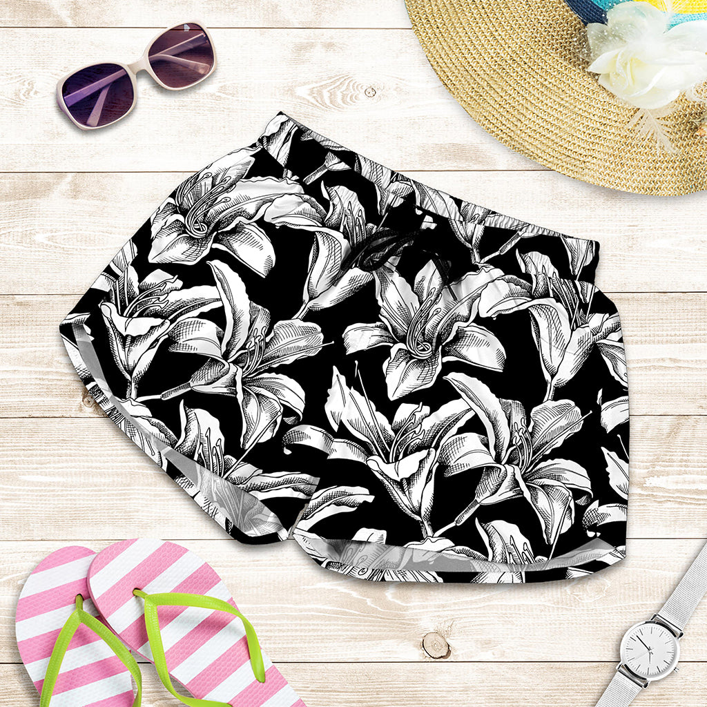 Black And White Lily Pattern Print Women's Shorts