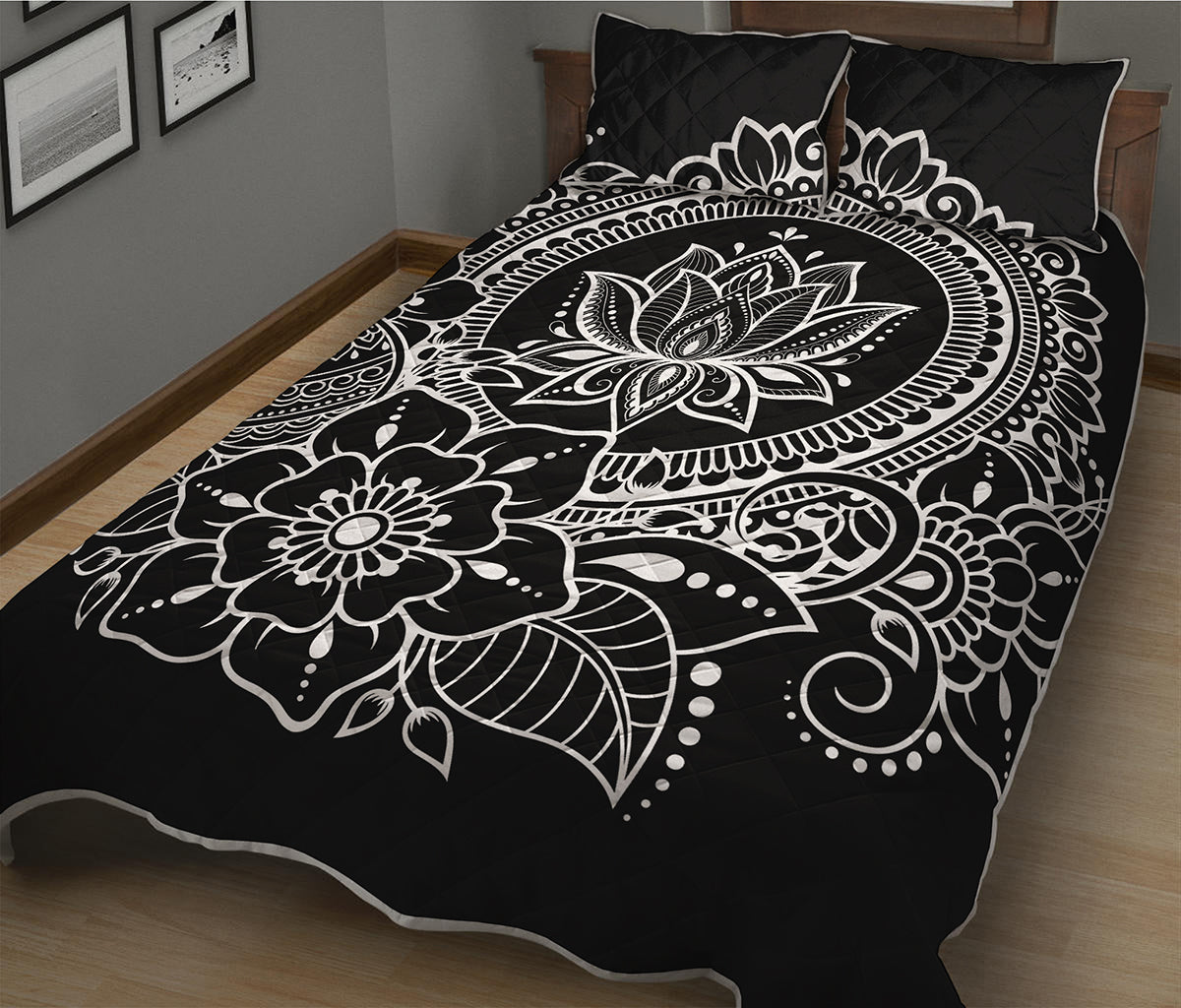 Black And White Lotus Flower Print Quilt Bed Set