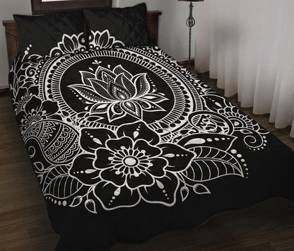 Black And White Lotus Flower Print Quilt Bed Set