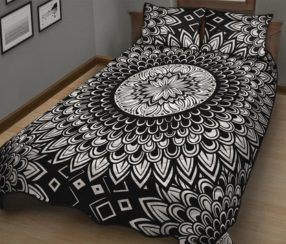 Black And White Mandala Print Quilt Bed Set