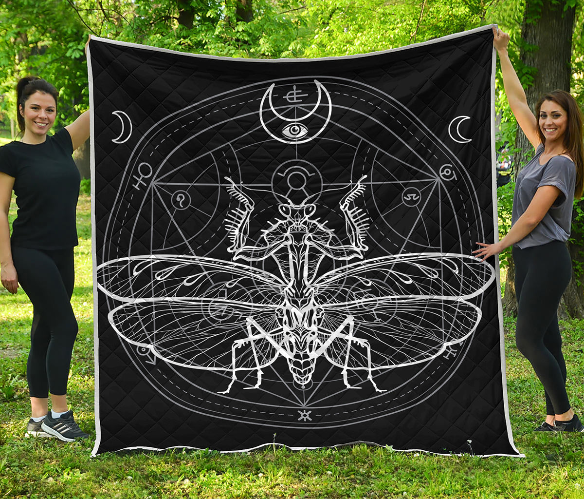 Black And White Mantis Spirit Print Quilt