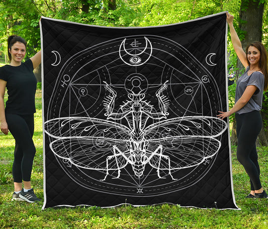 Black And White Mantis Spirit Print Quilt