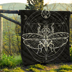 Black And White Mantis Spirit Print Quilt