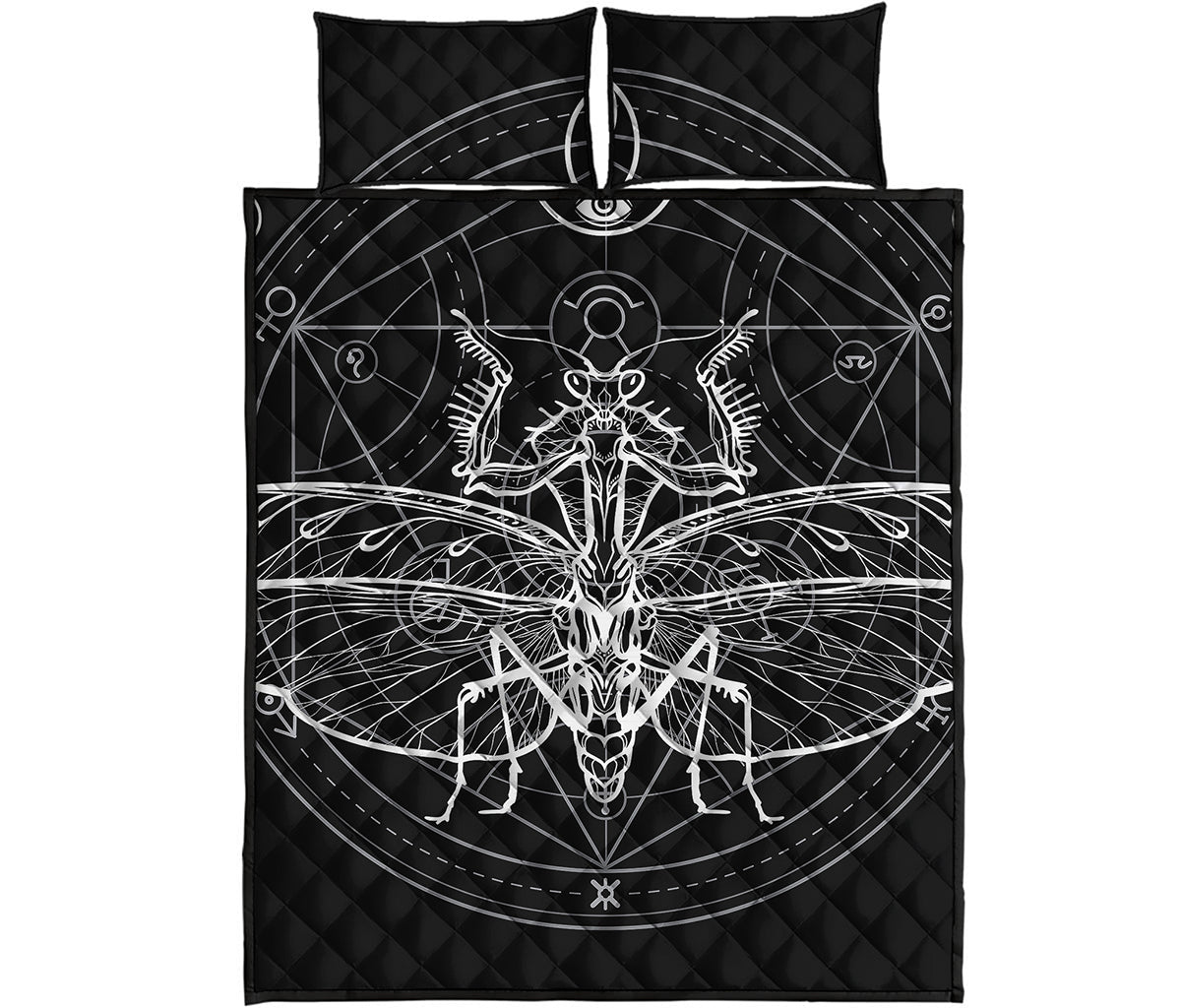 Black And White Mantis Spirit Print Quilt Bed Set