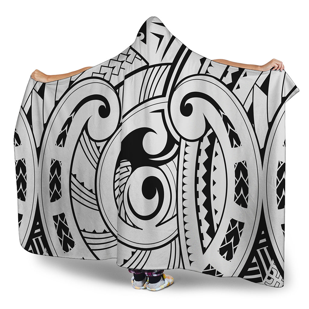 Black And White Maori Pattern Print Hooded Blanket
